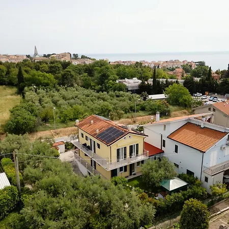 Gasthof Giglio Del Conero 4*